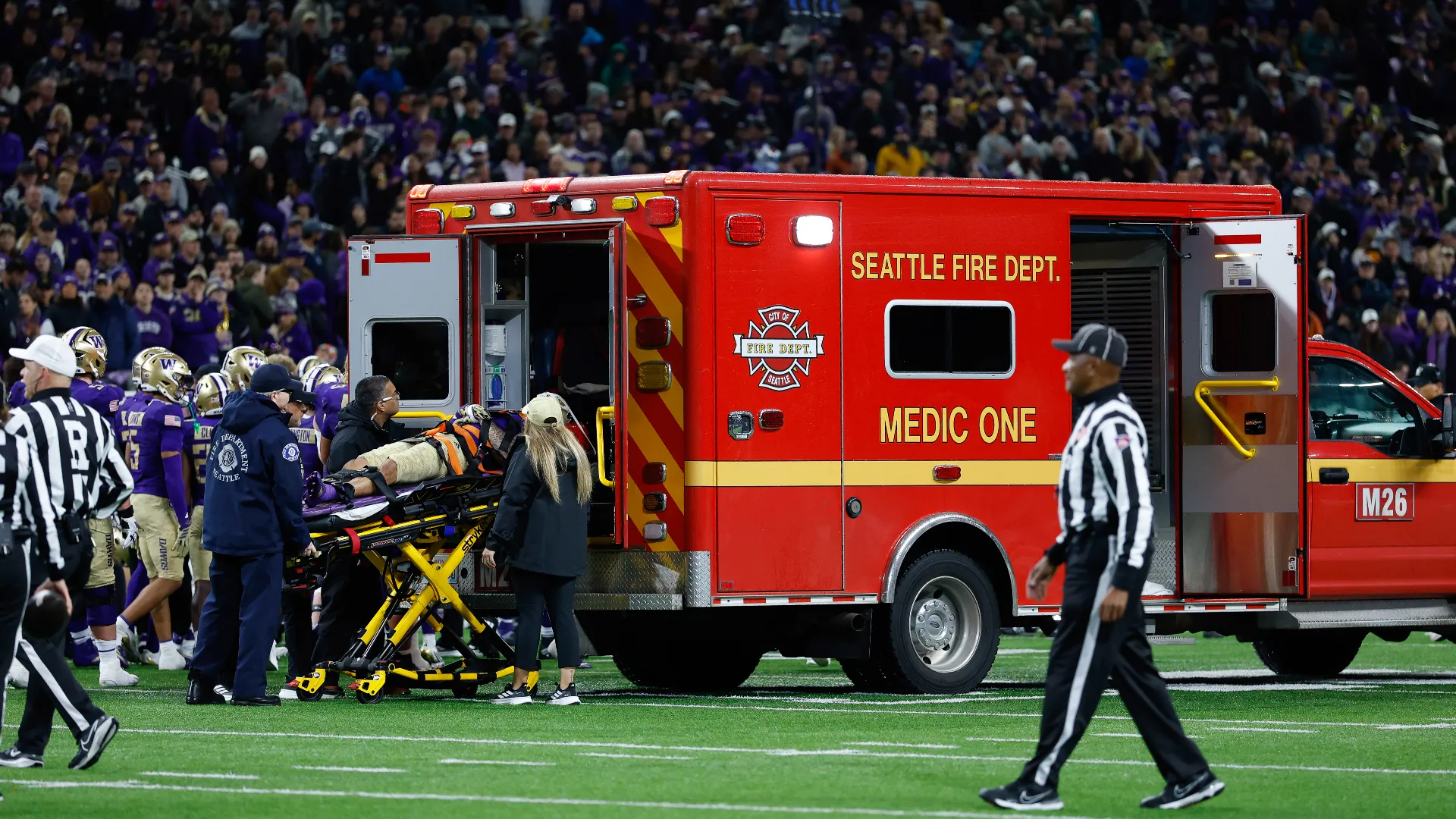 Fortunatamente il giocatore sta bene: è cosciente e muove tutti gli arti