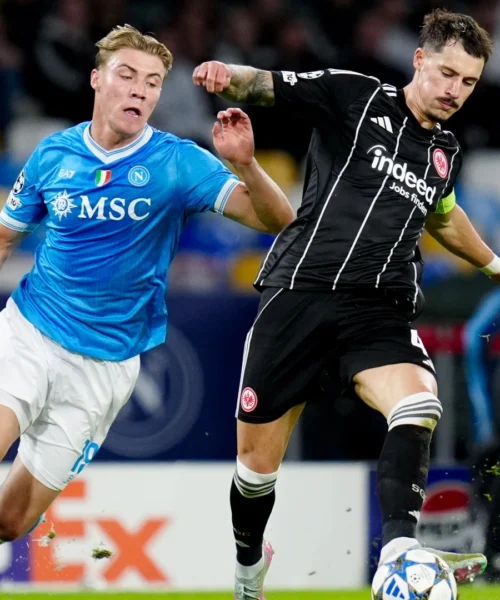 Napoli, l’attacco non si sblocca nemmeno in Champions: finisce a reti bianche con l’Eintracht Francoforte