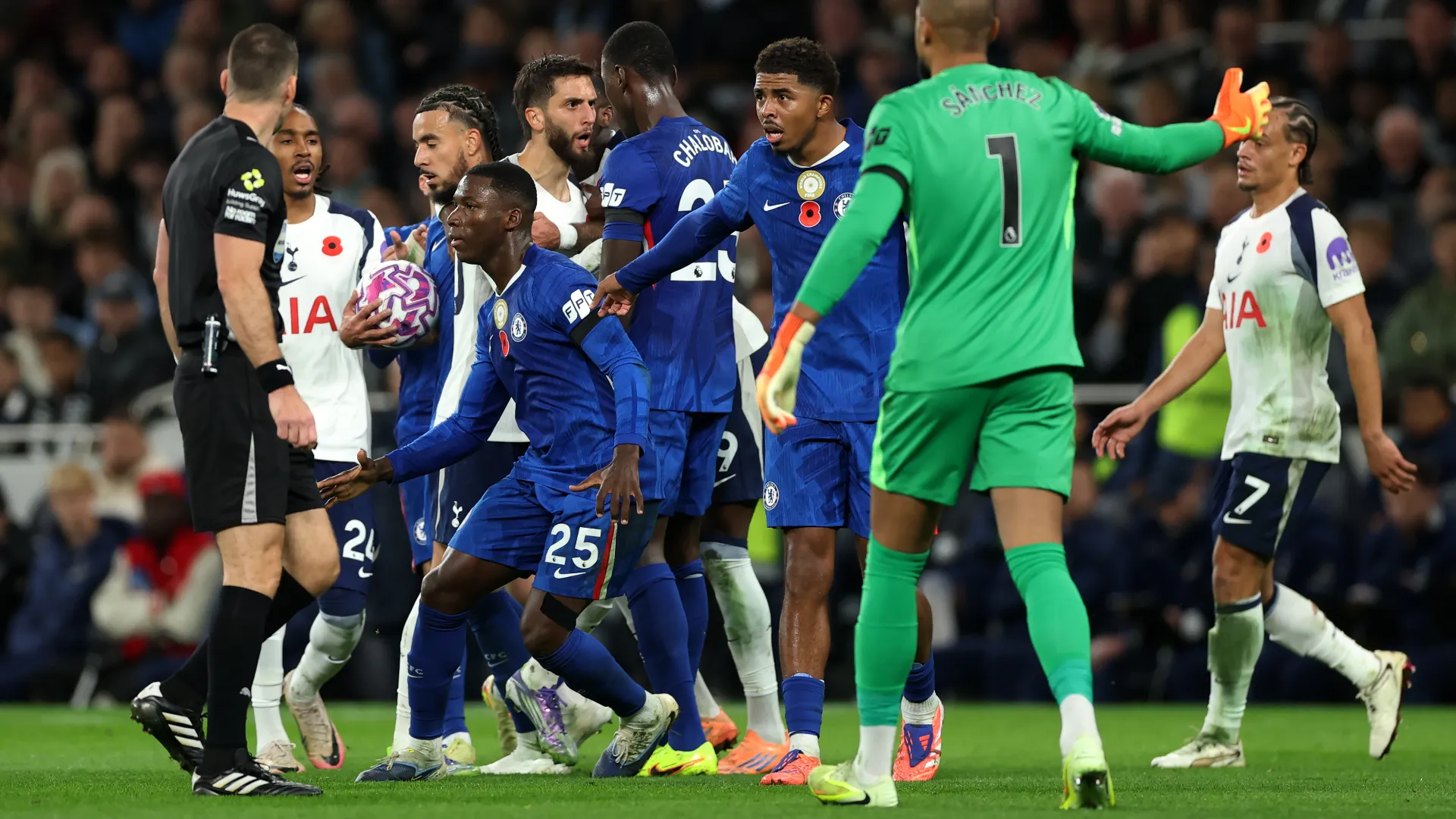 Una scena veramente triste: lo scontro si è prolungato per diversi minuti