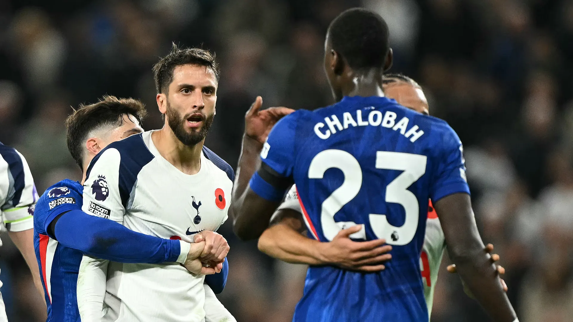 Follia di Rodrigo Bentancur che ha totalmente perso il controllo durante Tottenham-Chelsea
