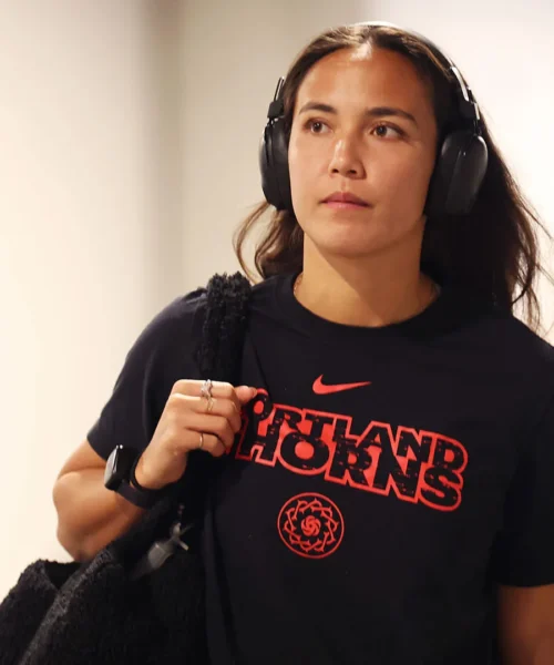 Sam Hiatt incanta tutti alla cerimonia di premiazione: le foto