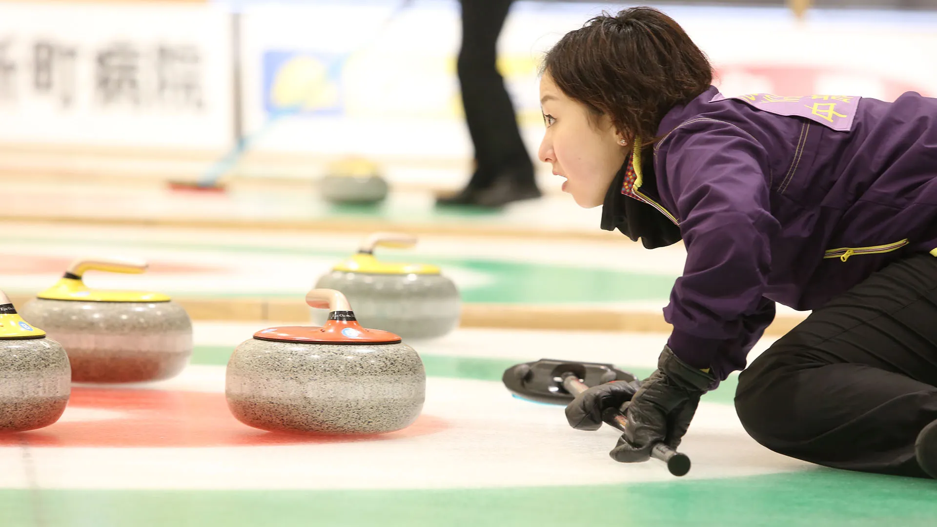 Di ruolo skip, è una delle massime interpreti della disciplina in Giappone