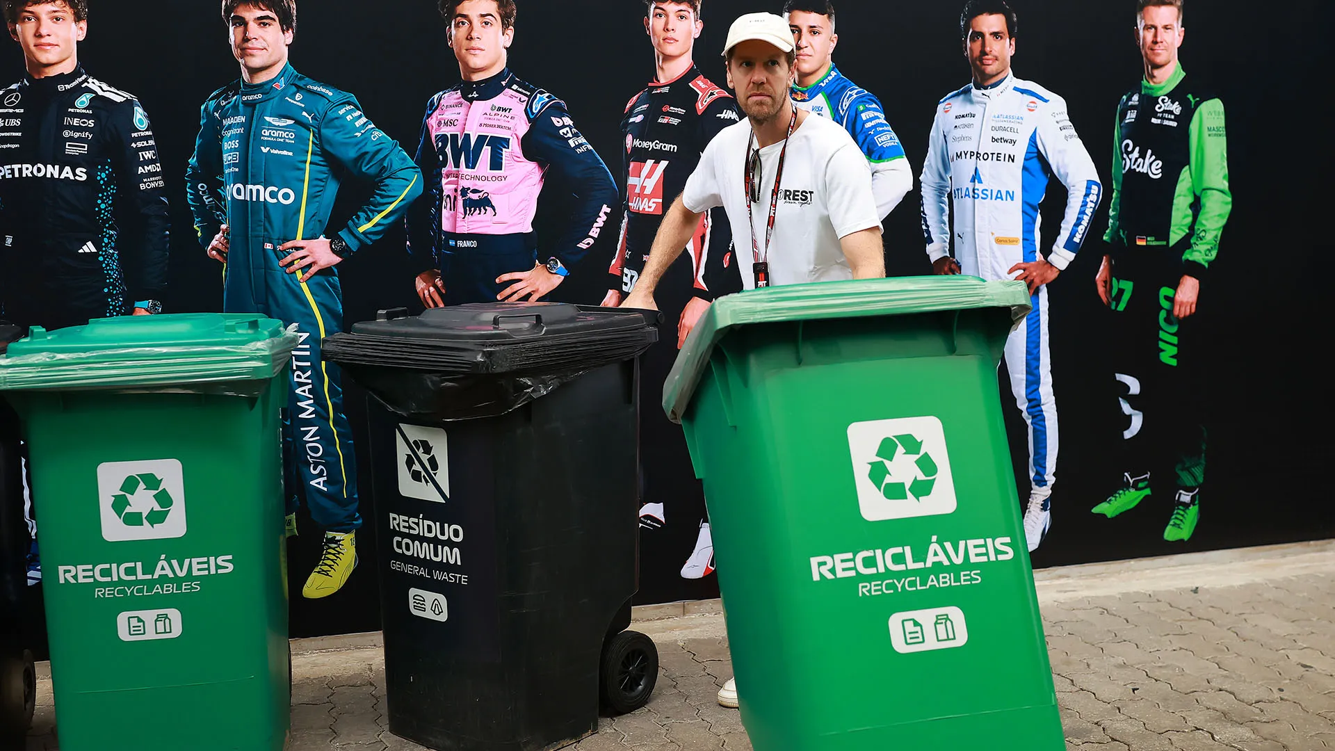 Il quattro volte campione del mondo a Interlagos ha promosso un'iniziativa di riciclo dei rifiuti