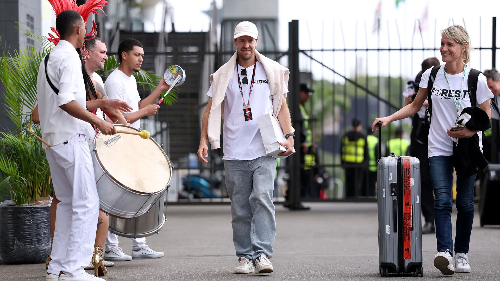 L'ex pilota di Ferrari e Red Bull ha fatto un'apparizione sorprendente al Gran Premio del Brasile