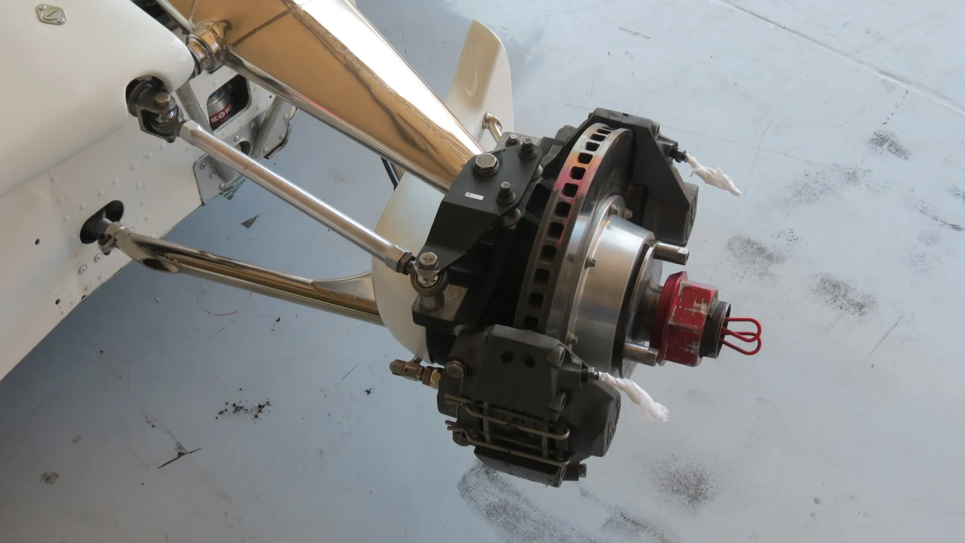 GP Sudafrica 1977: Pryce investe un commissario che attraversa la pista per spegnere un incendio sulla monoposto di Zorzi.