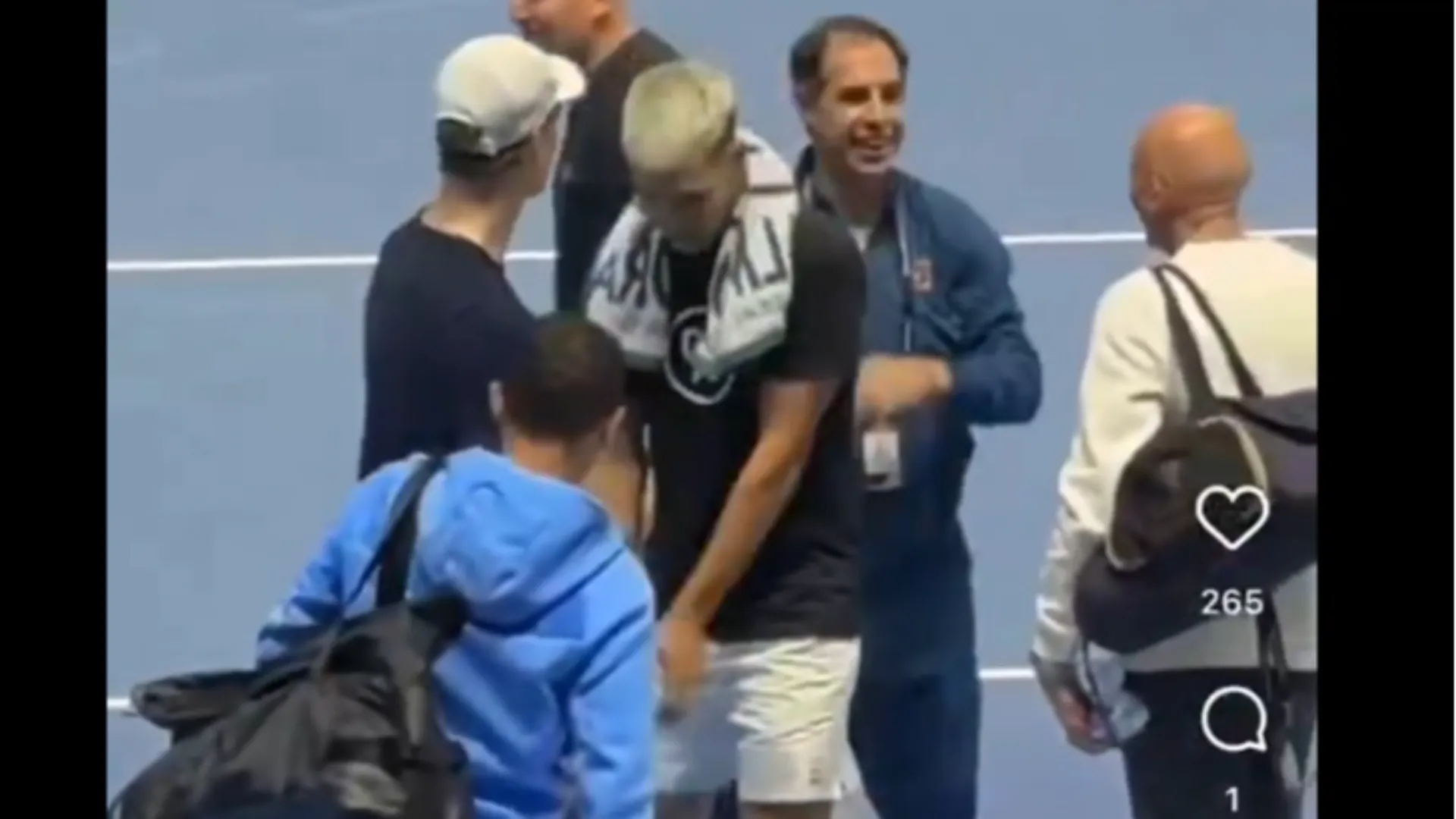 Alcaraz ha preso in giro Sinner mimando una mazza da golf