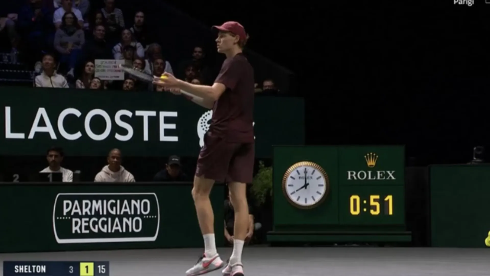 "Prima ho fatto il break e sei rimasto su quella c... di sedia", ha detto l'Azzurro, che  voleva più supporto