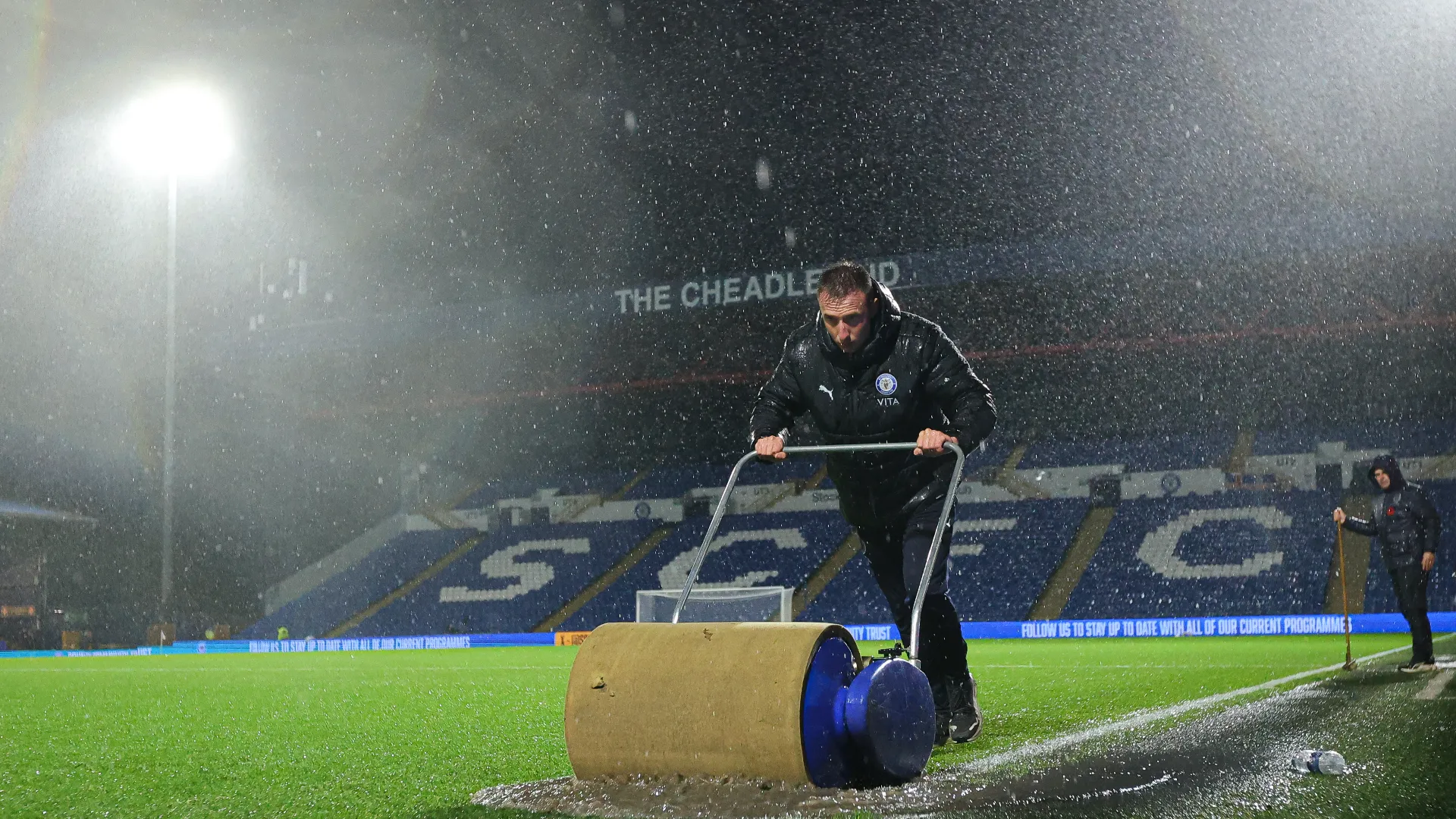 Si è abbattuto un nubifragio prima della partita su Stockport, a circa 12 chilometri da Manchester