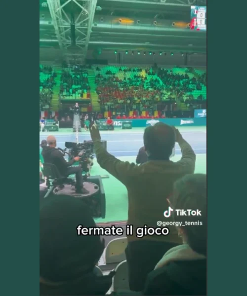 Spettatore indemoniato chiede il rinvio di Francia-Belgio di Coppa Davis