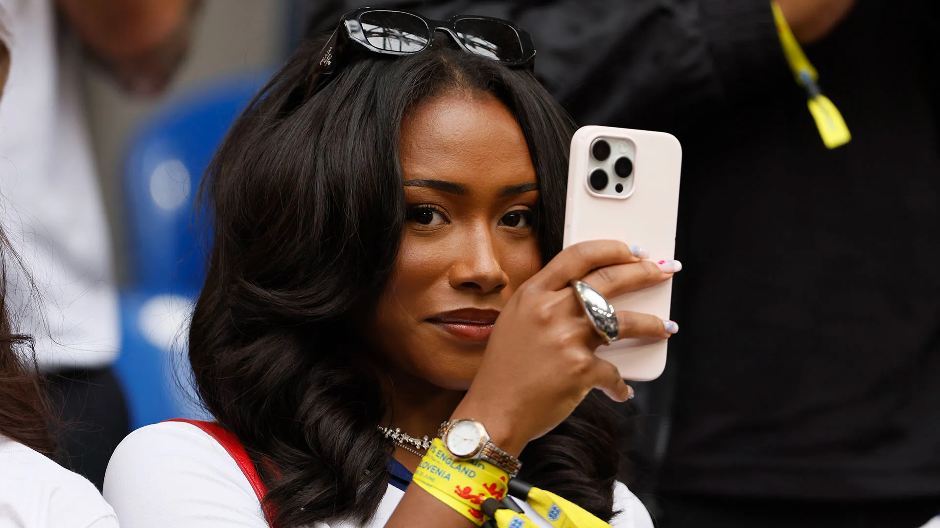 Ha lavorato per anni ad Harrods, ed ora è una dirigente senior alla Zenith