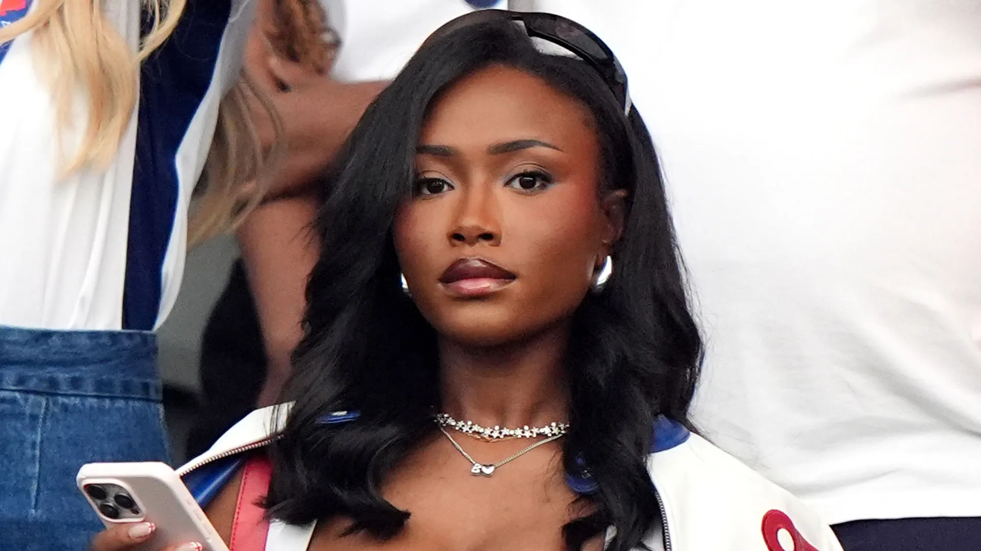 Tolami Benson è originaria di Hatfield, Hertfordshire