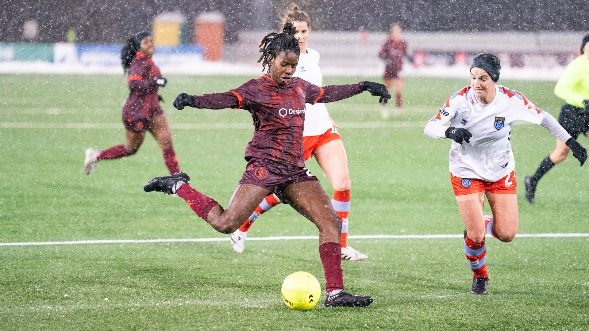 Esther Okoronkwo è stata la protagonista assoluta, aprendo le marcature dopo appena sette minuti