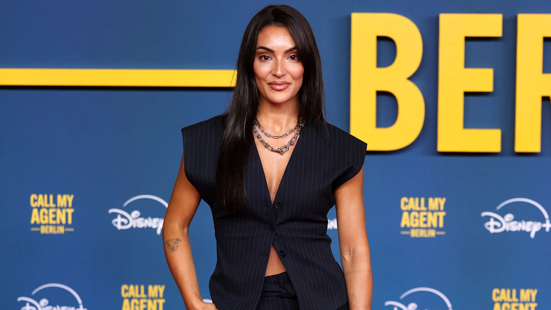 Nel 2013 ha abbandonato la sua carriera calcistica per dedicarsi al giornalismo