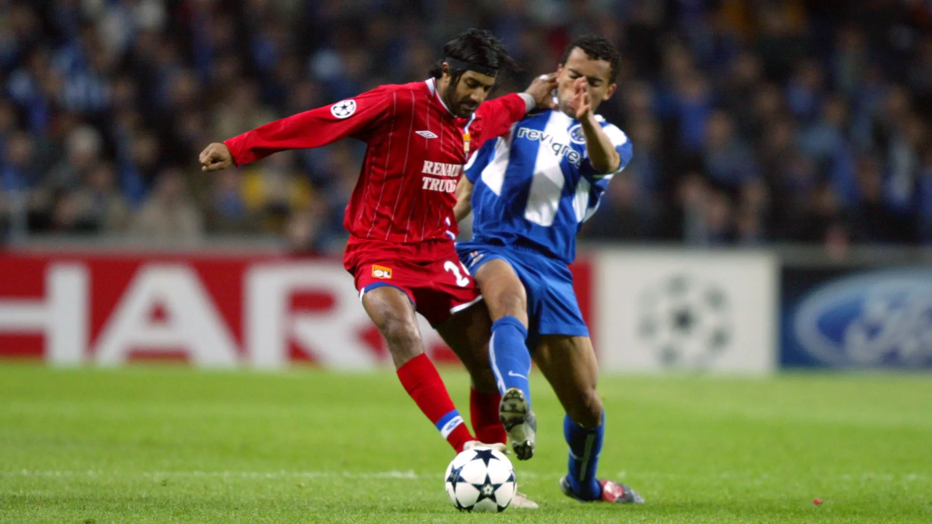 Con l'Olympique Lione ha vinto 1 Coppa di Lega, 2 Supercoppe e 2 campionati
