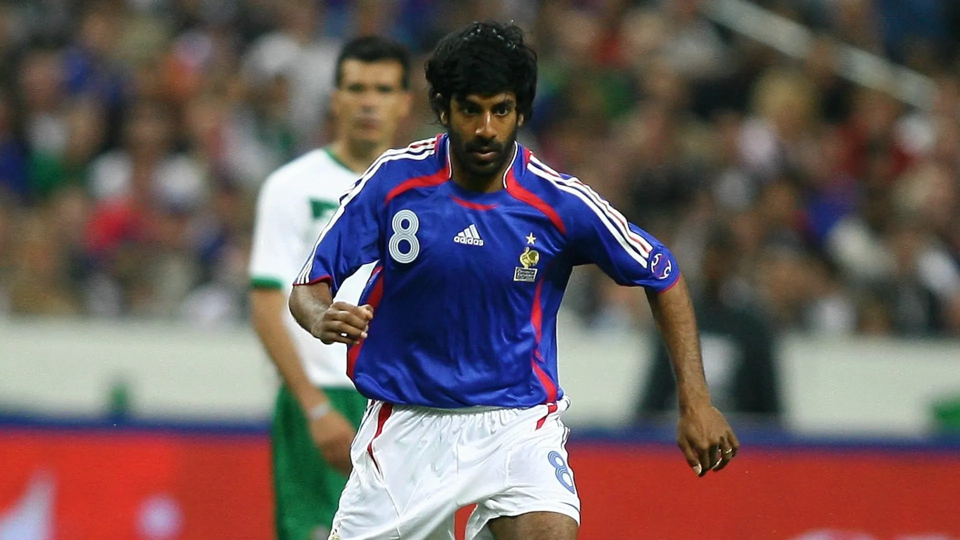 Vikash Dhorasoo ha esordito con la nazionale maggiore francese nel 1999 e fino al 2026 ha collezionato 18 presenze
