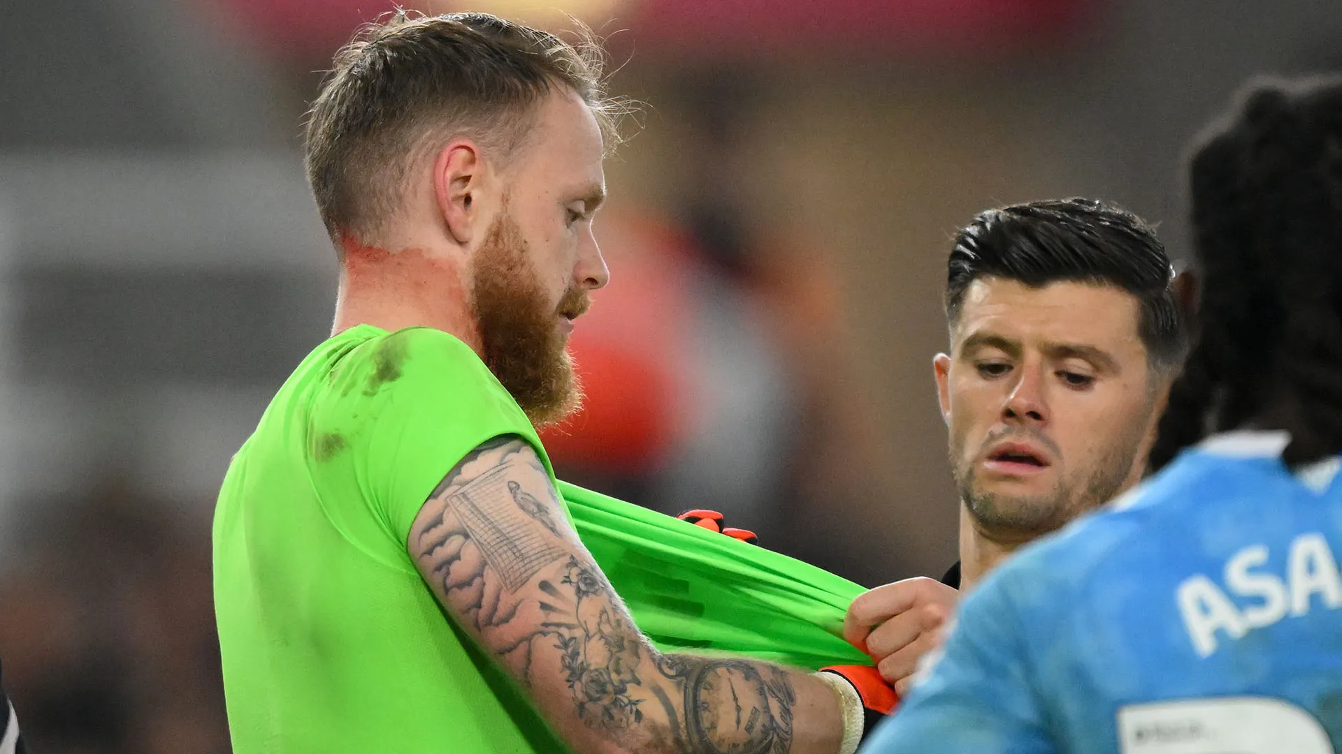 Johansson ha anche dovuto cambiare maglietta perché era sporca di sangue