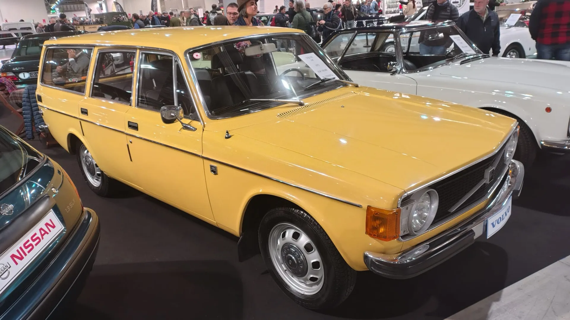 Segna l'inizio della tradizione delle grandi wagon svedesi con cinque porte e portellone verticale.