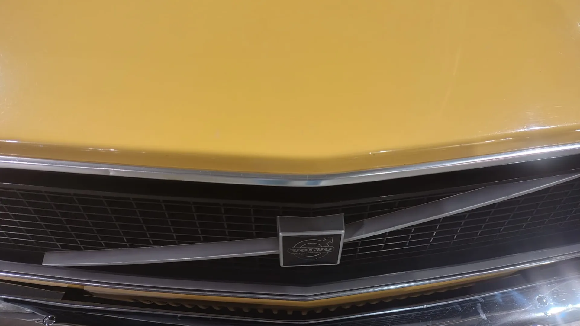 La GL diventa il top di gamma con motore 2 litri a iniezione da 124 cavalli e interni in pelle.