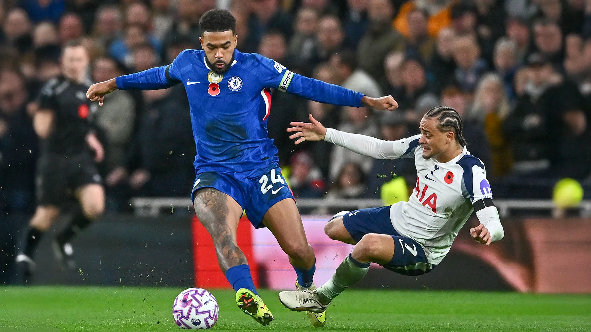 Anche sui social i fan del Tottenham non si sono risparmiati nei confronti del campione
