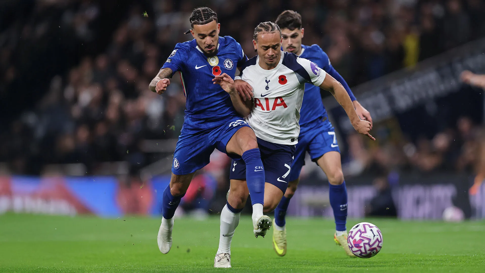 "Frank l'ha umiliato, però pensavo fosse molto più forte sinceramente" ha scritto un utente
