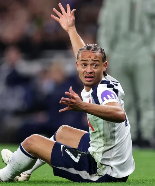 “Xavi Simons umiliato”: bufera contro il campione, le foto