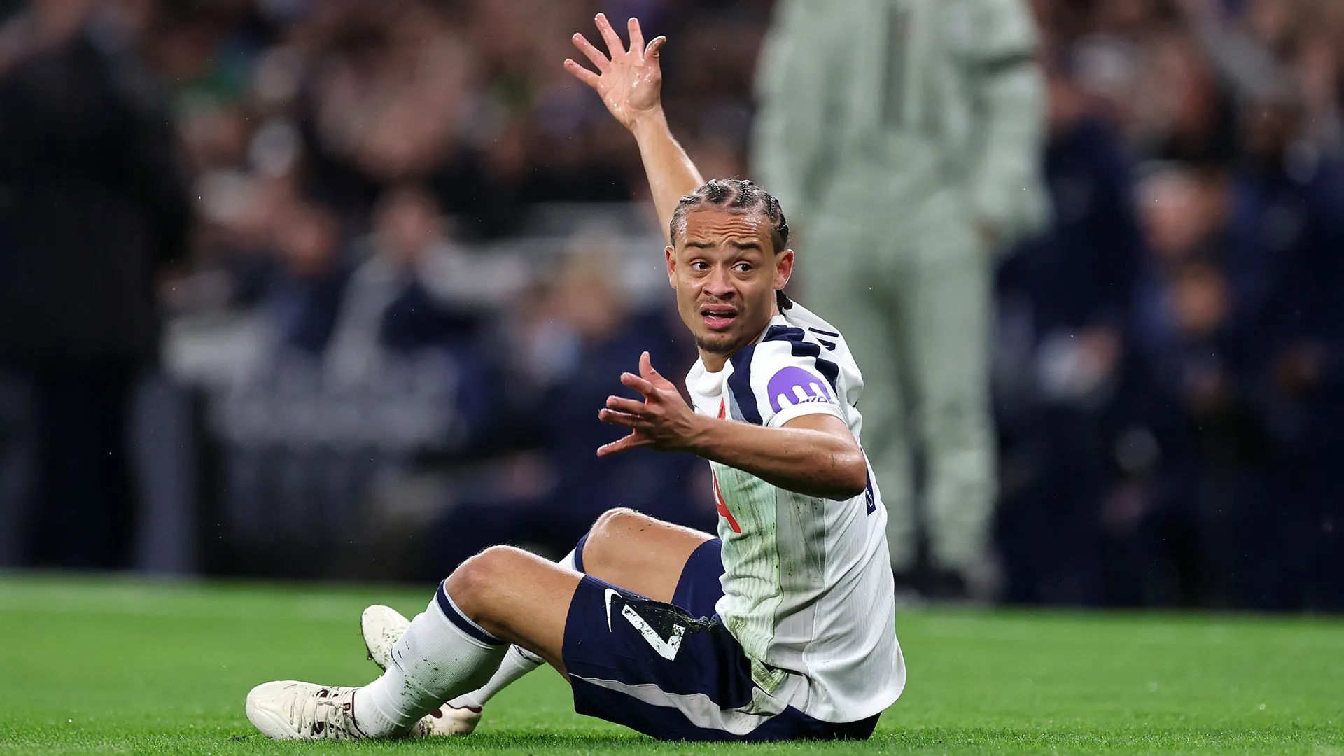 “Xavi Simons umiliato”: bufera contro il campione, le foto