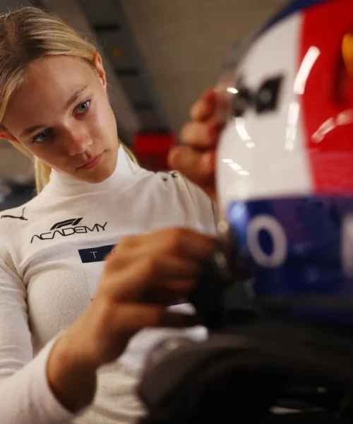 Bella e veloce, la Ferrari punta su Alba Larsen: le foto