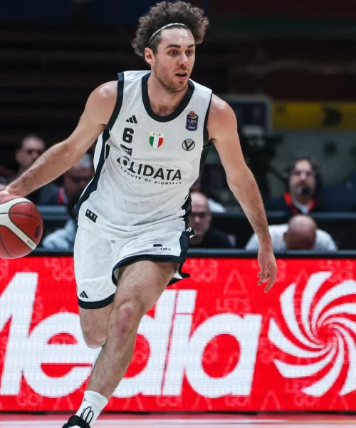 La Virtus Bologna batte Brescia e la aggancia in testa