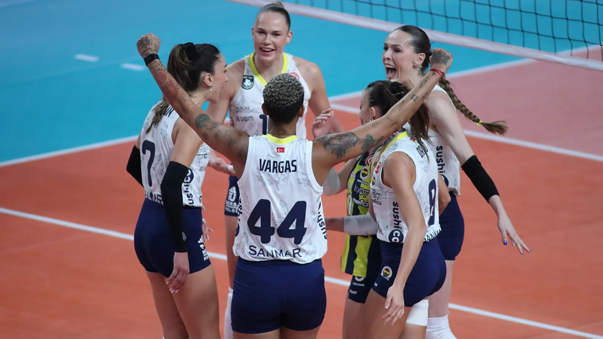 A partire dalle parole in italiano e non in turco che ha sentito arrivare dalle tribune.