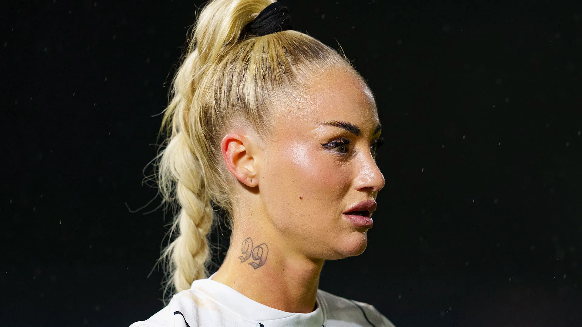 "Sono davvero orgogliosa di poter portare la Fiamma Olimpica", ha scritto Alisha