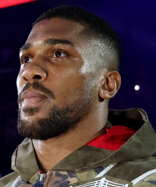 Tragico incidente in Nigeria, due morti: tra i feriti anche il campione di boxe Anthony Joshua