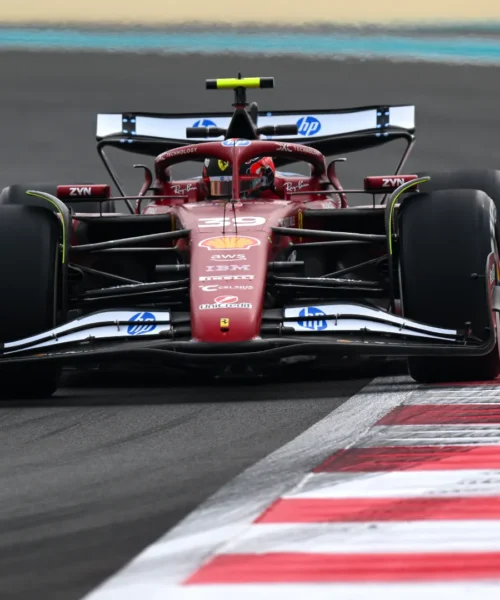 F1, GP Abu Dhabi: Arthur Leclerc emozionato, Lewis Hamilton assente nelle libere 1