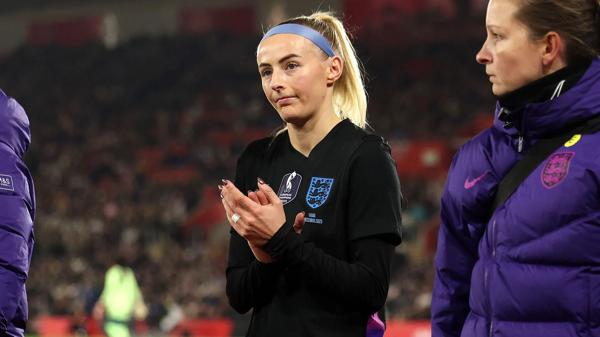 Spavento per Chloe Kelly: le immagini dell'infortunio