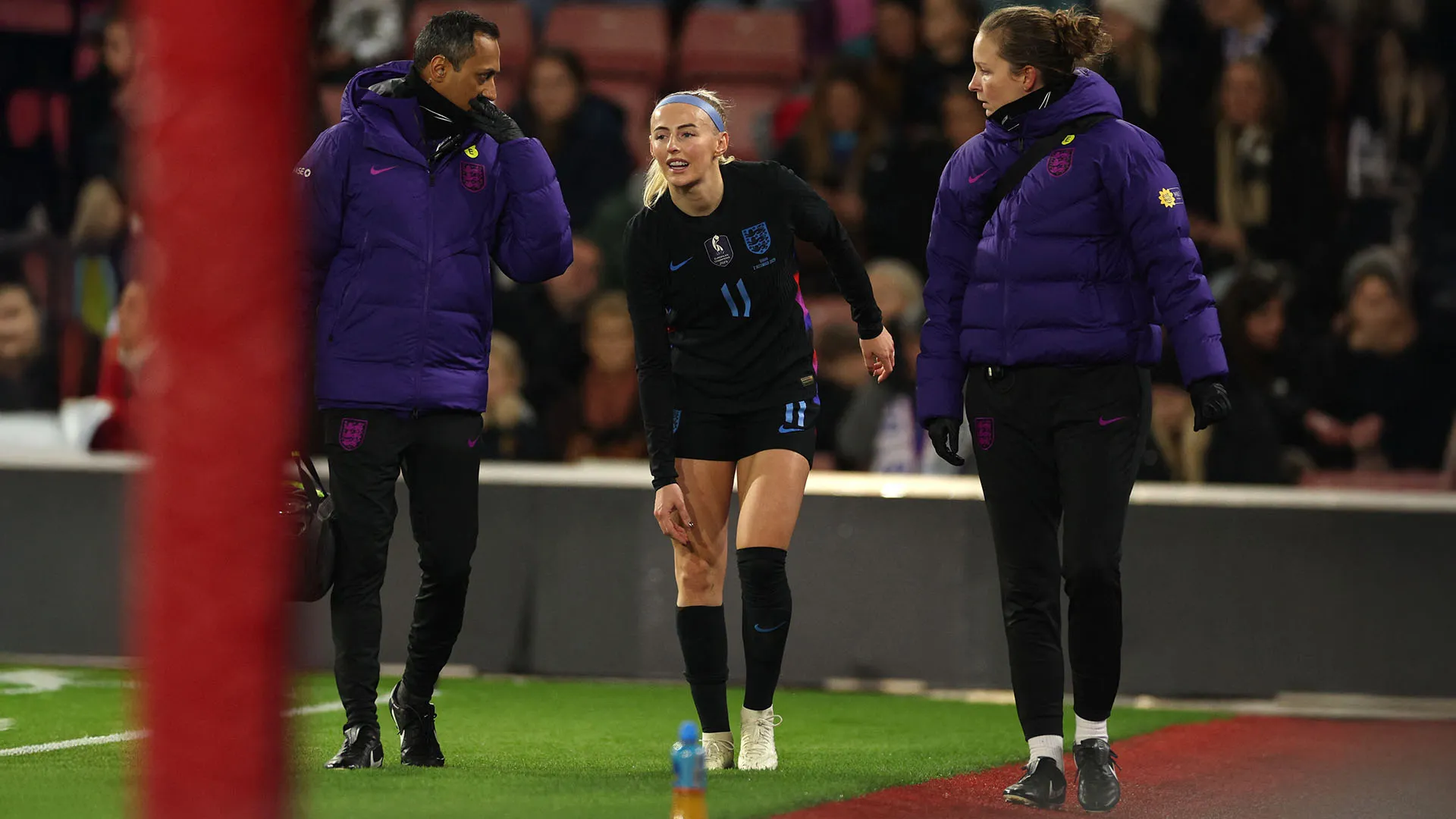 L'attaccante inglese è stata costretta a lasciare il campo durante l'amichevole contro il Ghana