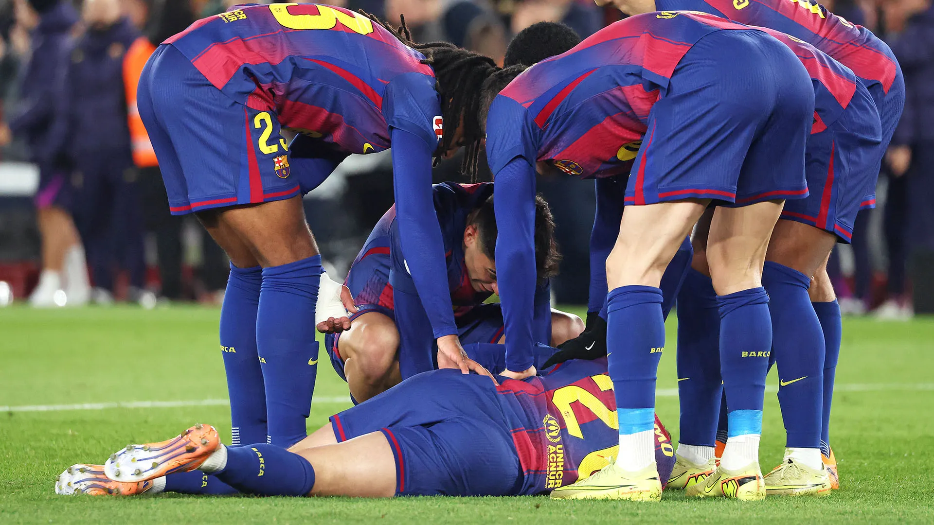 Il calciatore del Barcellona si è fatto male durante la sfida con l'Atletico Madrid