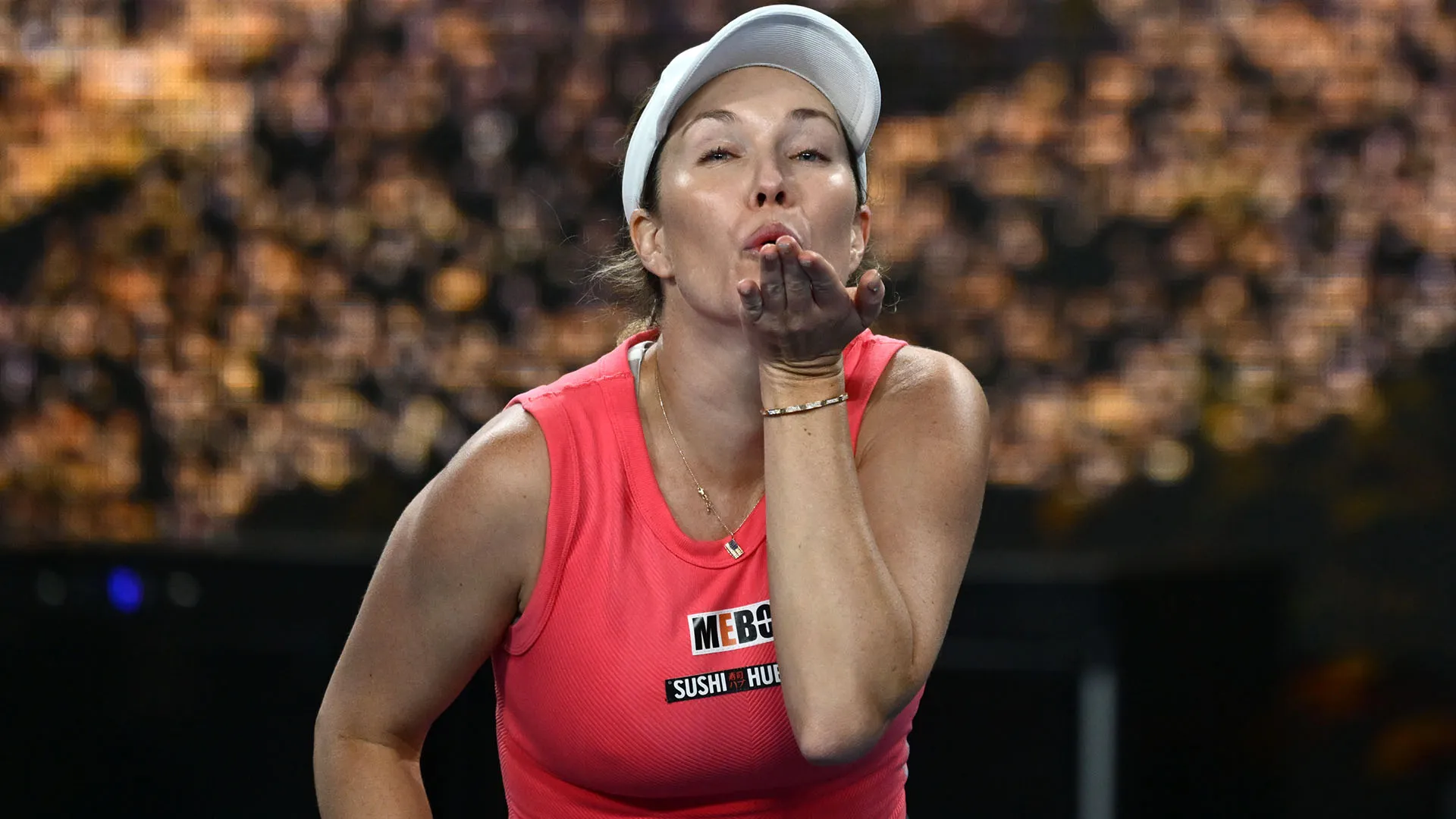 I suoi versacci avevano fatto il giro del mondo