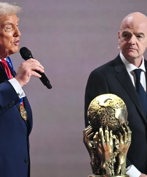 Donald Trump si prende subito la scena al sorteggio dei Mondiali