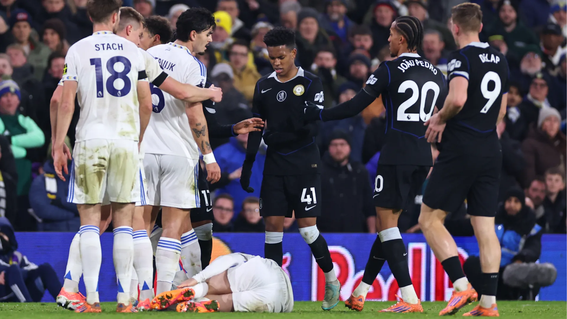 Estêvão ha tentato un dribbling su Gabriel Gudmundsson  che non è riuscito