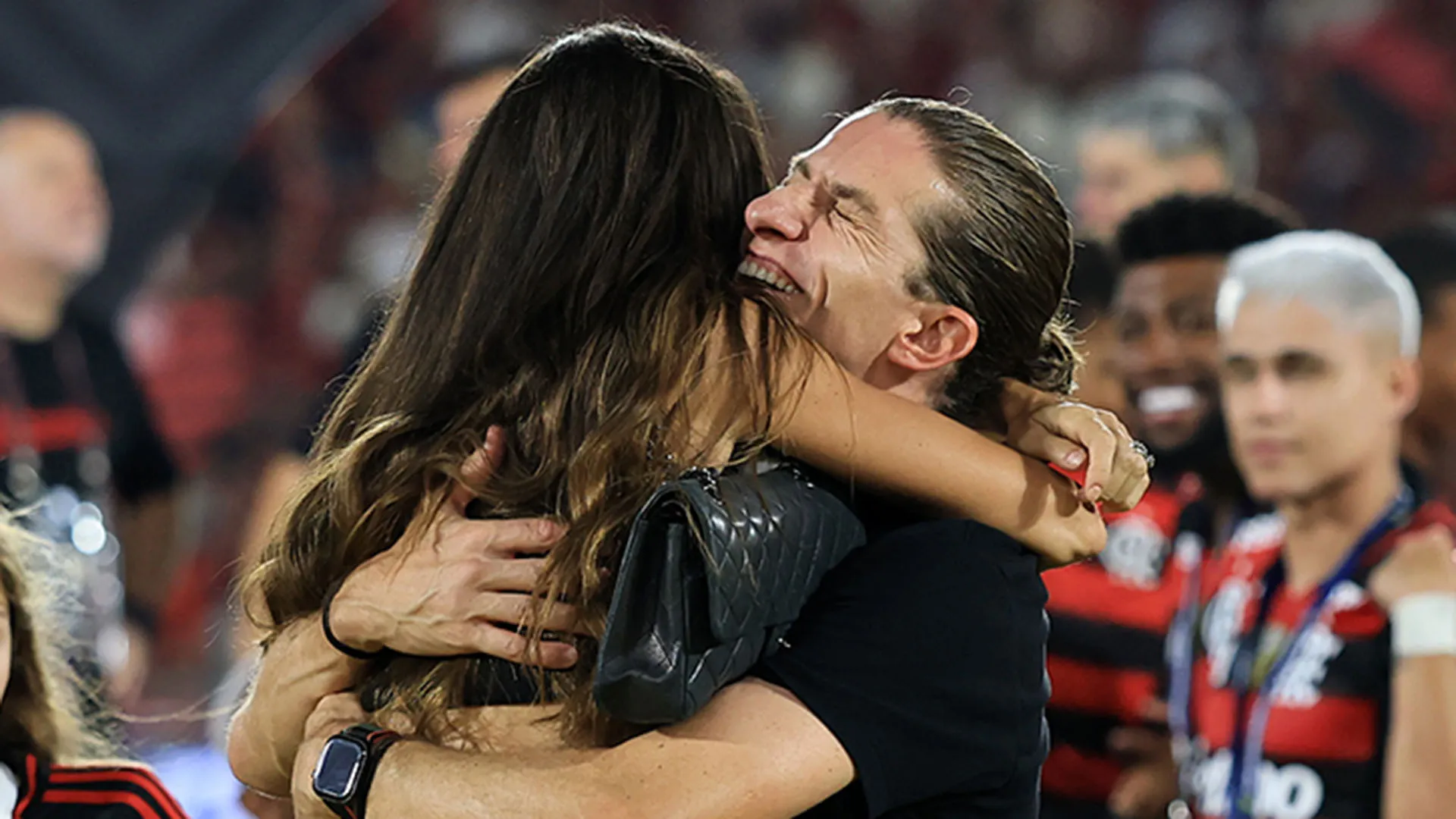 Patricia lo ha abbracciato e baciato