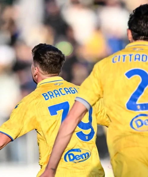 Serie B: bene Frosinone, Monza e Venezia. Modena ko, frenano Palermo e Cesena