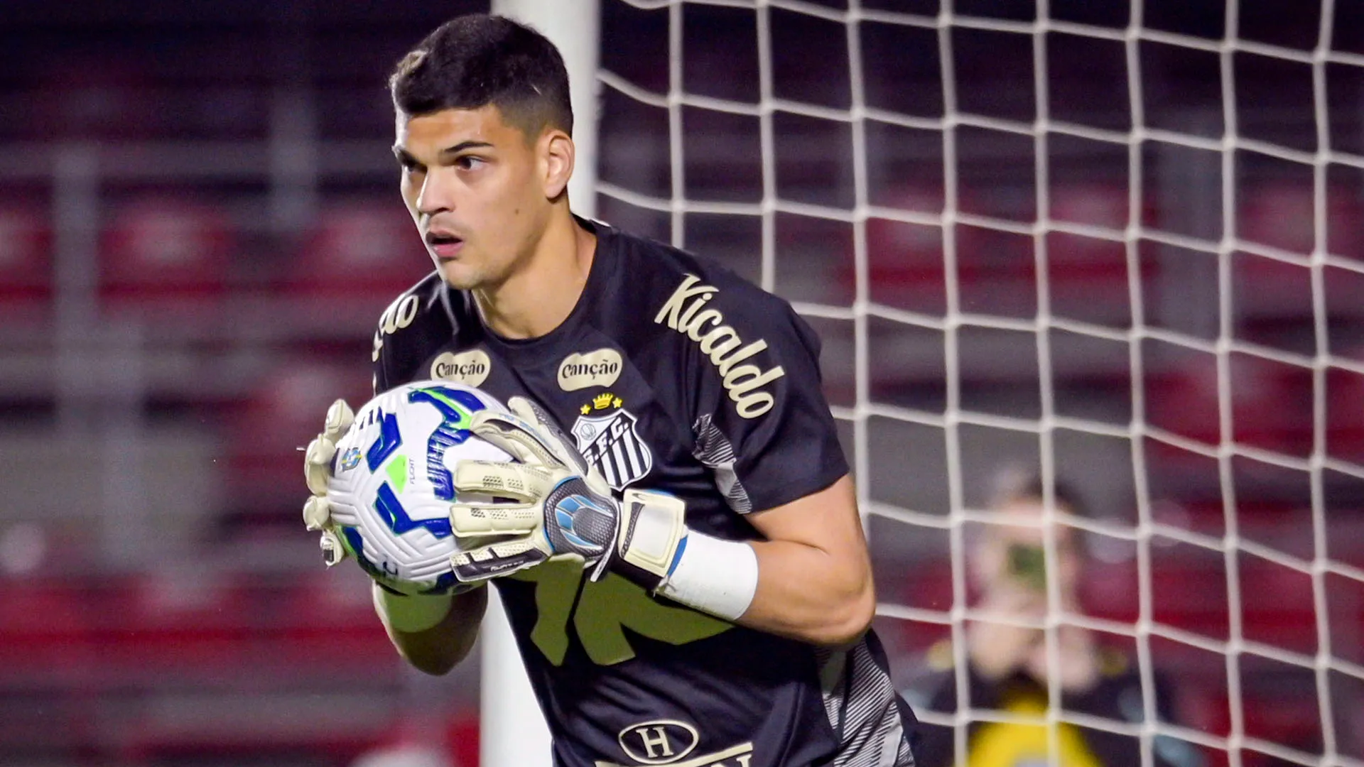 L'indiscrezione dal Brasile sorprende tutti: secondo Diário do Peixe  il Bayern Monaco avrebbe presentato un'offerta per Gabriel Brazao