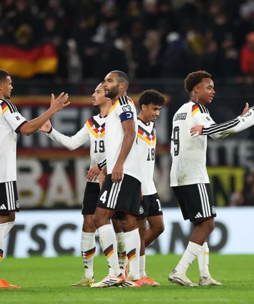 Xabi Alonso sfida il Bayern Monaco per il campione tedesco: le foto