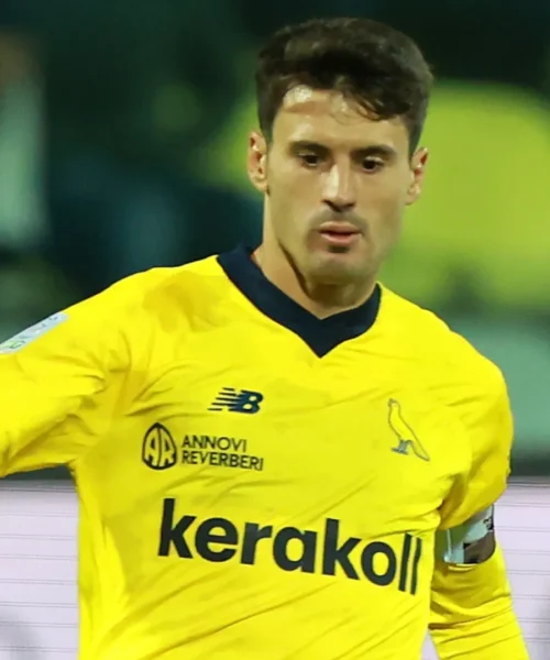 Mercato Bari, due rivali campane per Giuseppe Caso