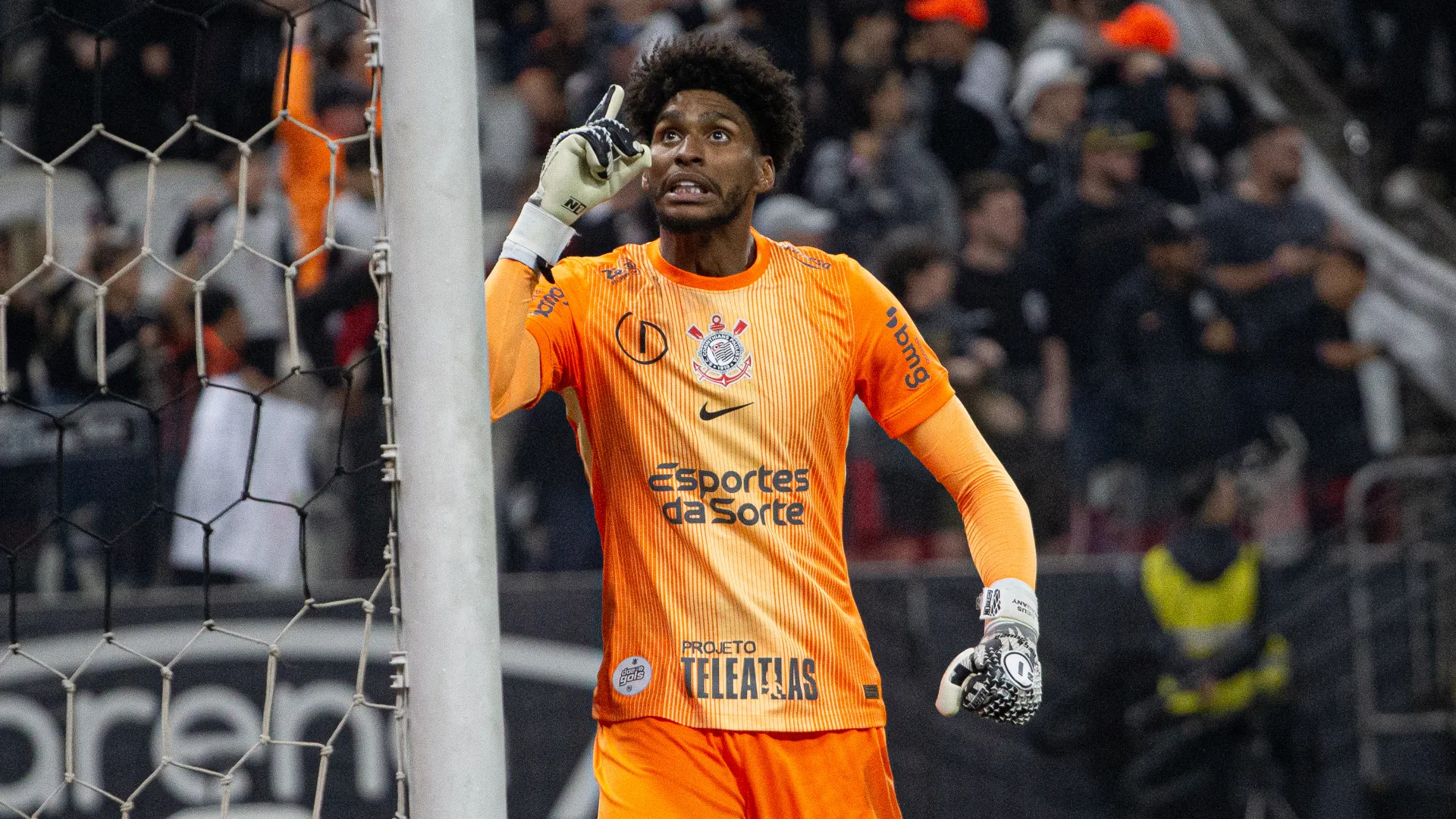 Attenzione anche all'opzione Hugo Souza, portiere 26enne del Corinthians. La sua valutazione è di circa 12-14 milioni di euro

