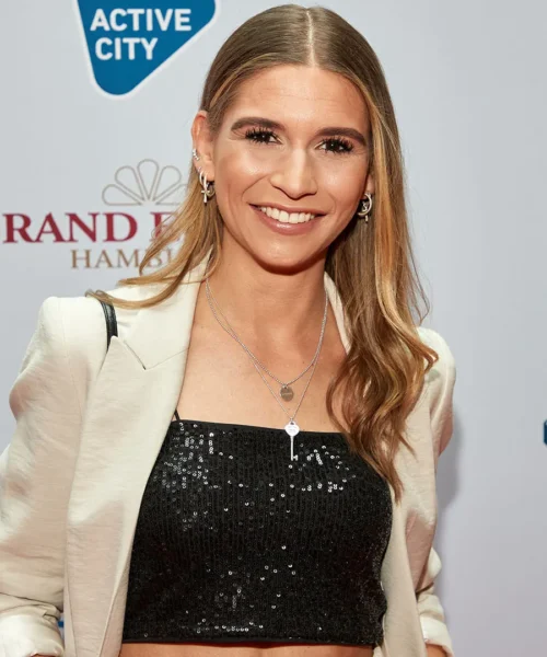 Le foto più belle di Jana Wosnitza: la popolare giornalista è tornata alle origini