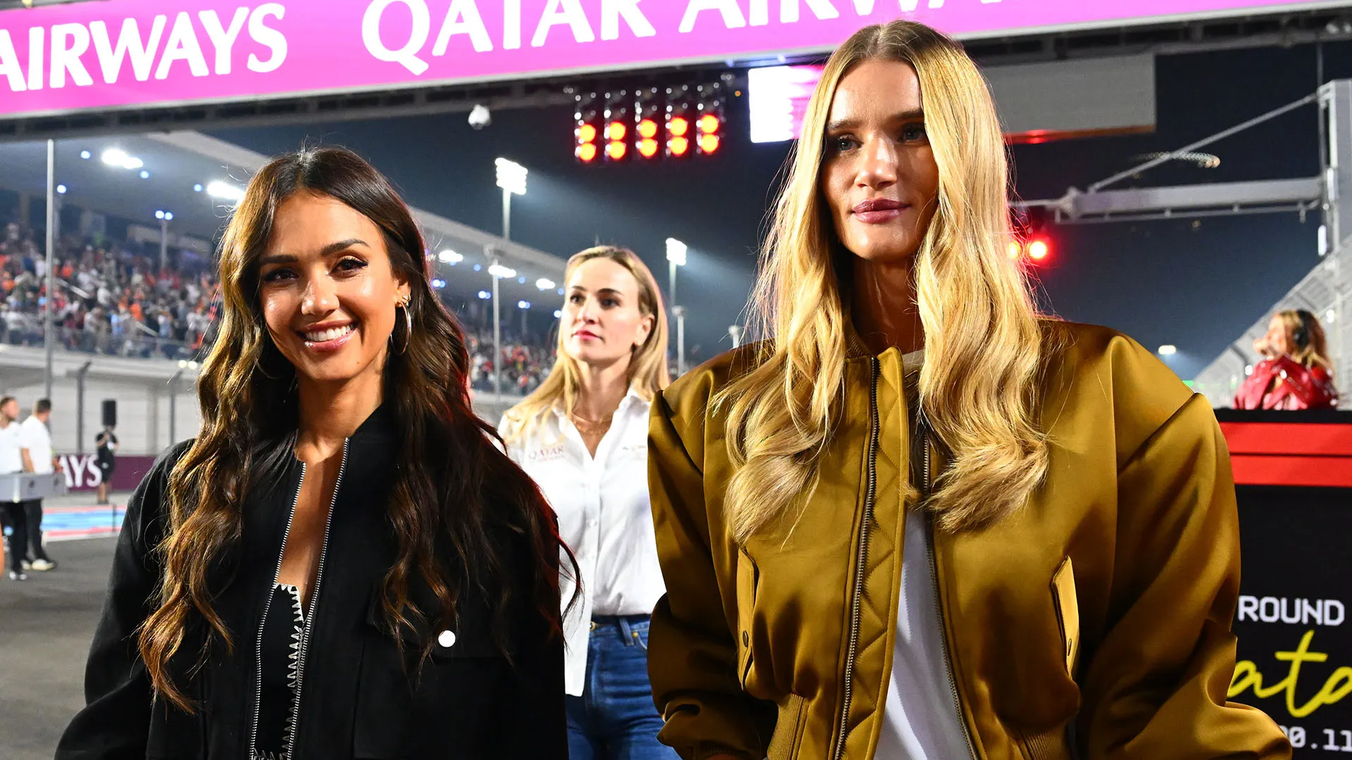Tra questi l'attrice Jessica Alba, in compagnia della supermodella Rosie Huntington-Whiteley