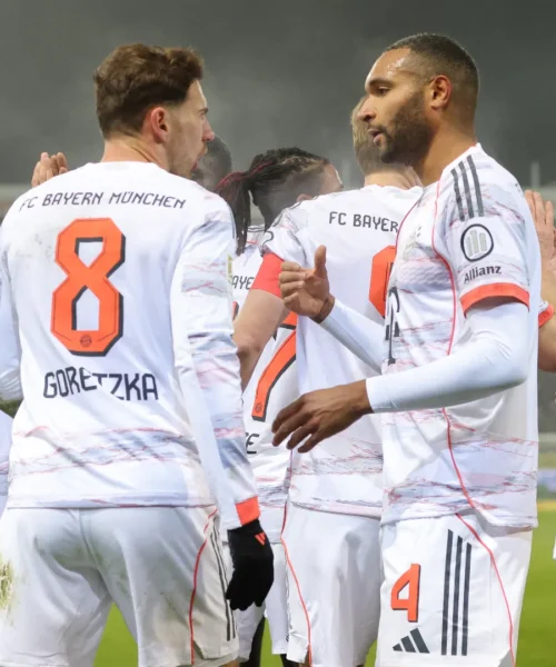 Gli inglesi insistono: vogliono subito il campione del Bayern Monaco. Immagini