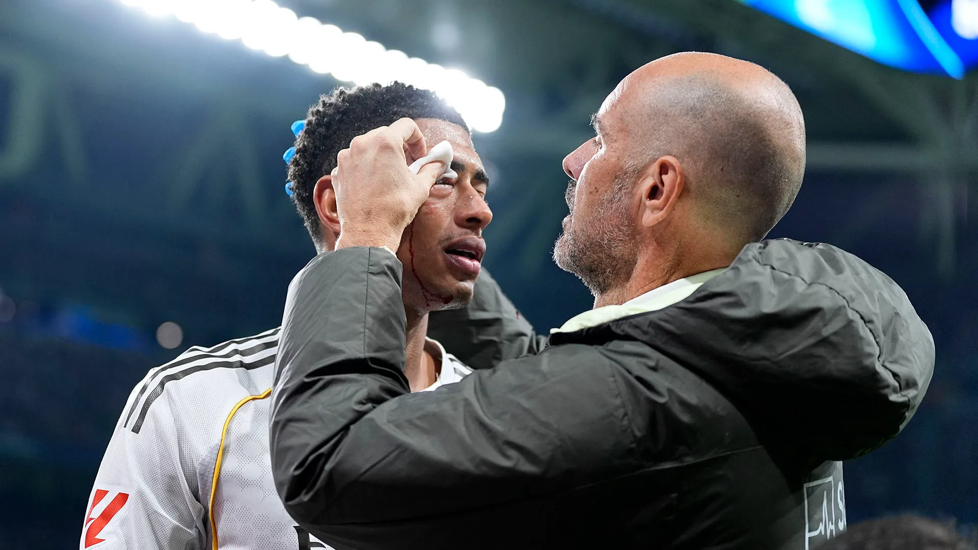 L'inglese è stato medicato dallo staff del Real Madrid ma non è riuscito subito a tornare in campo
