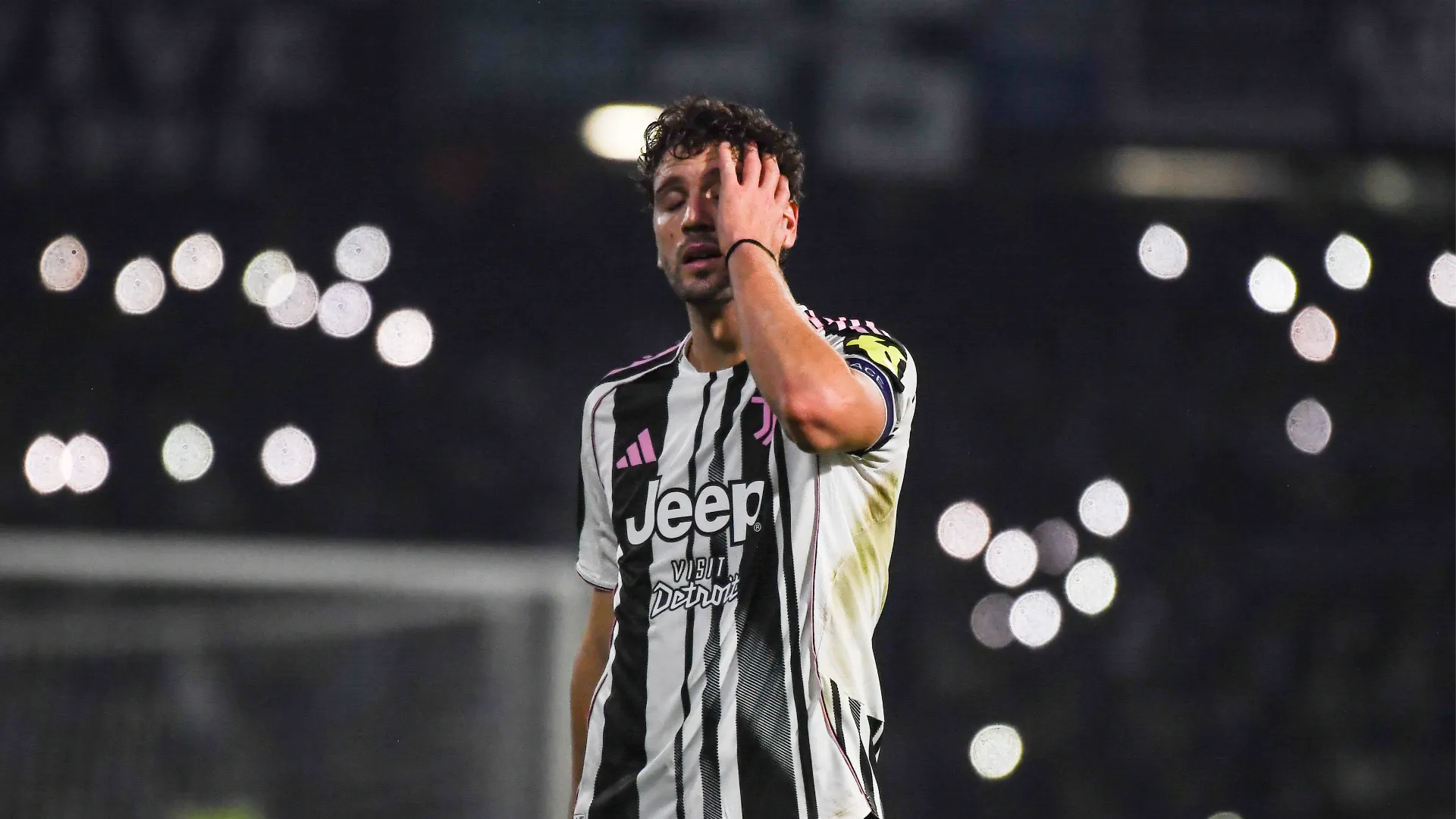 "Io vorrei sapere se la proprietà della Juventus si rende conto che ha messo in punti chiave dirigenziali della società degli incapaci e inesperti"