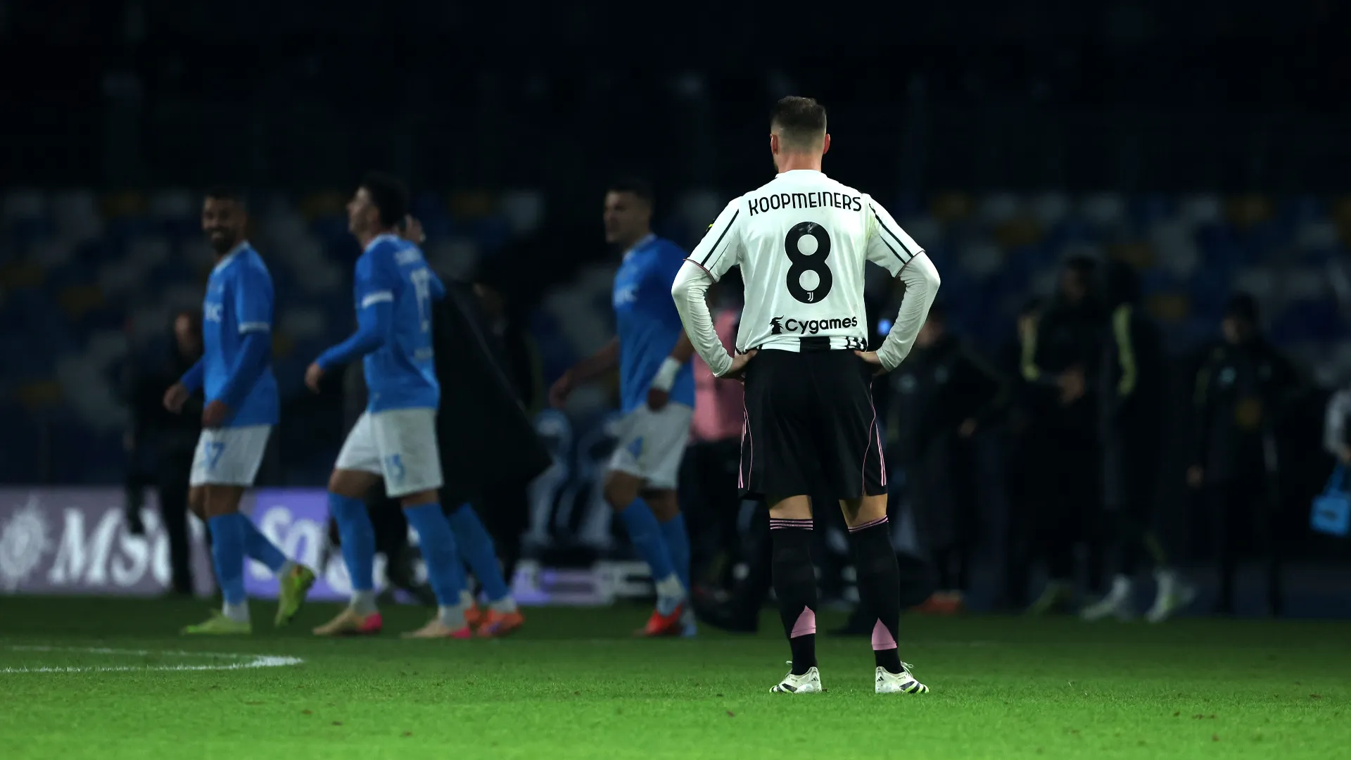 Il comico, noto tifoso bianconero, ha pubblicato un post di fuoco contro la squadra di Spalletti dopo la sconfitta contro il Napoli